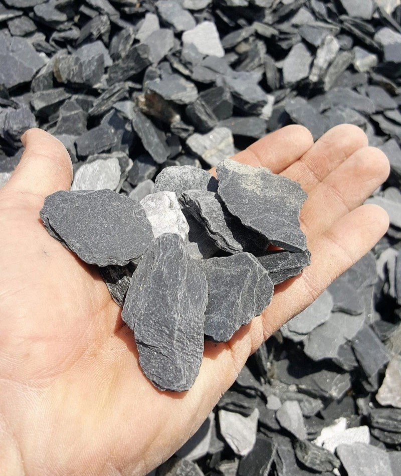 Natural Black Slate Chippings For Garden Paving