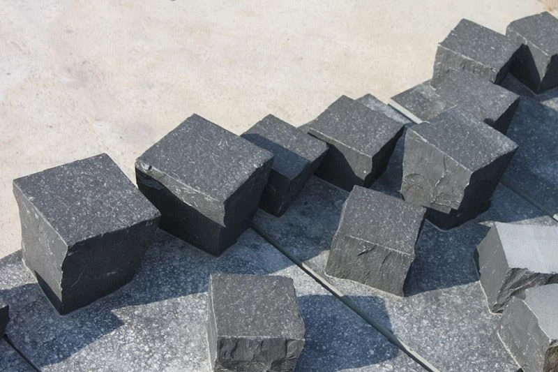 Natural Black Granite Paving Cobble Stones For Garden